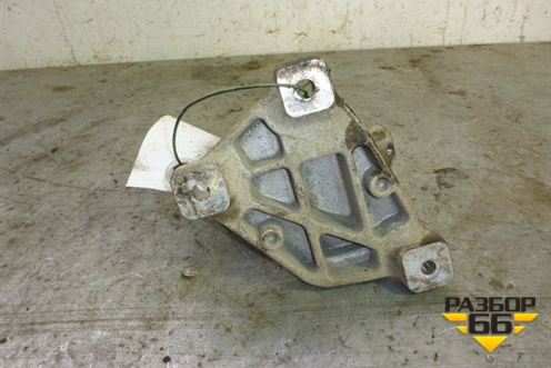 Кронштейн рулевой рейки (левый на подрамник) для Honda CR-V(RE) с 2006-2012г (ЦРВ СРВ)