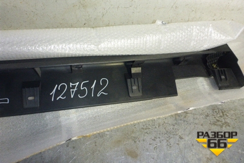 Накладка на порог наружная правая (новая) для Honda CR-V(RD4) с 2002-2006г (ЦРВ СРВ) (71800SCAE000)
