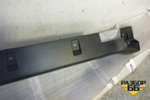Накладка на порог наружная правая (новая) для Honda CR-V(RD4) с 2002-2006г (ЦРВ СРВ) (71800SCAE000)