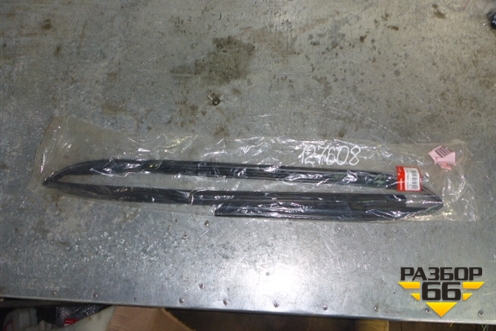 Уплотнитель стекла двери передней левой (новый) (72275SNAA11) для Honda Civic 4D с 2006-2012г (Цивик)