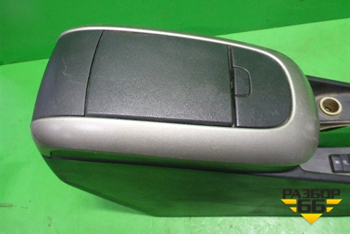 Подлокотник (в сборе) для Toyota Auris с 2006-2012г (Аурис)