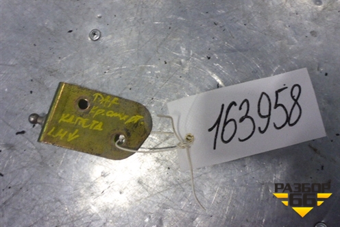 Кронштейн  (амортизатора капота левый) для DAF XF 105 с 2005г (ХФ)