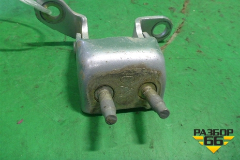Петля двери передней правой верхняя для Honda CR-V(RD4) с 2002-2006г (ЦРВ СРВ)