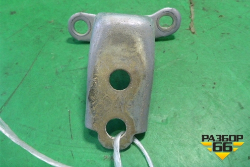 Петля двери передней правой нижняя для Honda CR-V(RD4) с 2002-2006г (ЦРВ СРВ)