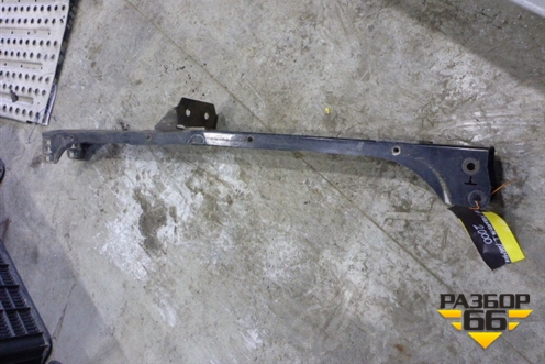 Кронштейн радиатора левый  (рамка) для DAF XF 95 с 1997-2002г (ХФ)