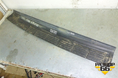 Накладка заднего бампера (до 2012г) (5216260040) для Toyota Land Cruiser (200) с 2008г