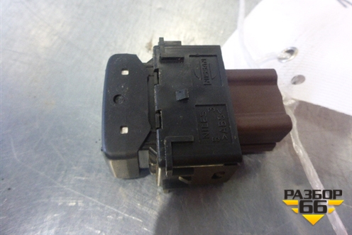 Кнопка обогрева сидений для Nissan Micra (К12Е) с 2002-2010г