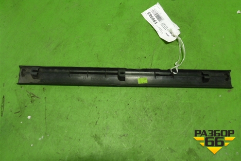 Накладка порога внутренняя правая (84201SMGE) для Honda Civic 5D с 2006-2012г (Цивик)