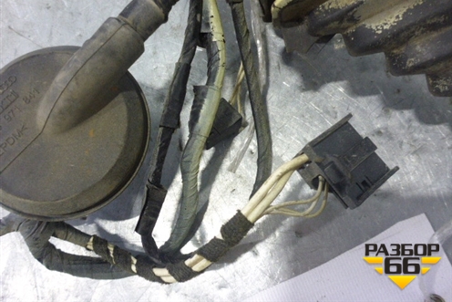 Проводка двери передней правой для Volkswagen Amarok с 2010г (Амарок)