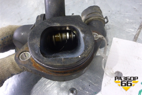 Корпус термостата (2.0л TDI) (03L121111AB) для Volkswagen Amarok с 2010г (Амарок)