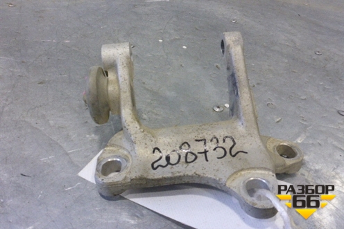 Кронштейн КПП левый для Honda CR-V(RD4) с 2002-2006г (ЦРВ СРВ)