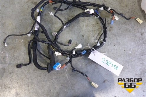 Проводка двери багажника (8218560410F) для Lexus LX-570 с 2007-2015г (ЛХ)