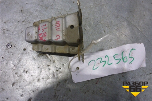 Кронштейн заднего бампера левый для Honda HR-V(GH) с 1999-2005г (АшРВ)