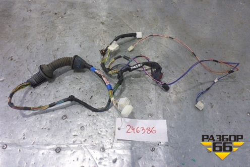 Проводка двери передней правой для Toyota Avensis с 2003-2009г (Авенсис)