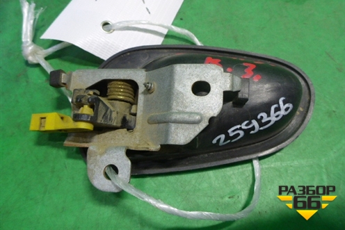 Ручка внутренняя двери задней правой для Mitsubishi Carisma c 1999-2003г (Каризма)