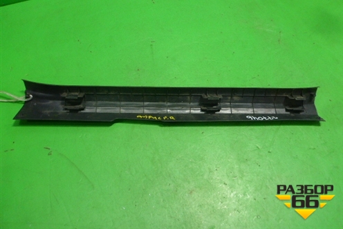 Накладка порога внутренняя переднего правого (6791302150) для Toyota Auris с 2006-2012г (Аурис)