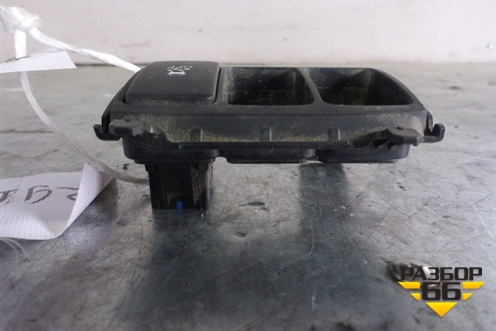 Кнопка (см фото) для Honda CR-V(RM) с 2012г (ЦРВ СРВ) 