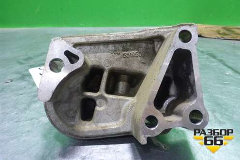 Кронштейн двигателя правый (1.4л 350A1000) (55195032) для Fiat Grande Punto с 2005г (Гранде Пунто)