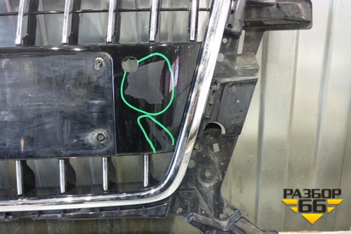 Решетка радиатора (после 2012г под парктроник) (8R0853651R) для Audi Q5 c 2008-2017г (Ку 5)