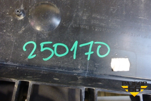 Решетка радиатора (после 2012г под парктроник) (8R0853651R) для Audi Q5 c 2008-2017г (Ку 5)