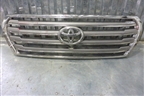 Решетка радиатора (после 2012г до 2015г под камеру) (5311460110) для Toyota Land Cruiser (200) с 2008г (Ленд Крузер)