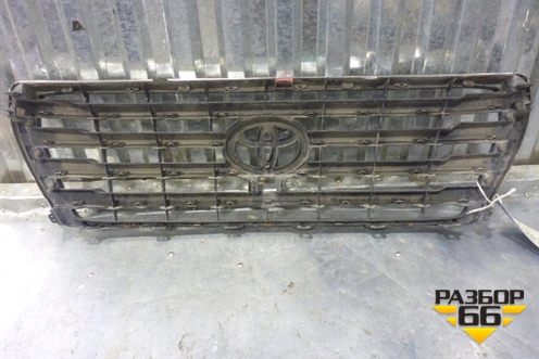 Решетка радиатора (после 2012г до 2015г под камеру) (5311460110) для Toyota Land Cruiser (200) с 2008г (Ленд Крузер)