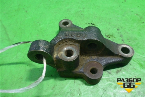 Кронштейн двигателя правый для Honda Accord(CL-CM) с 2003-2007г (Аккорд)