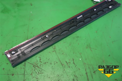 Накладка двери передней правой (после 2012г новая не крашеная) (8R0853960L) для Audi Q5 c 2008-2017г (Ку 5)