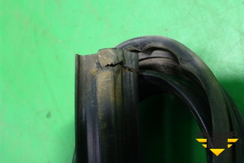 Уплотнитель стекла двери передней правой для Honda Civic 4D с 2006-2012г (Цивик)