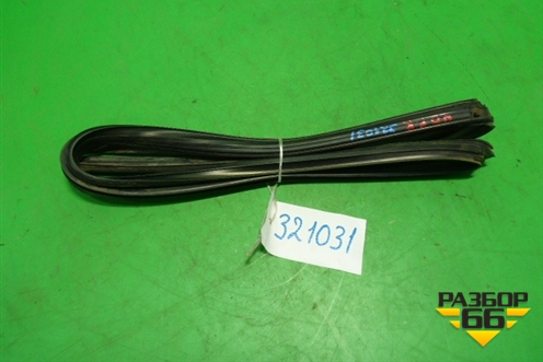 Уплотнитель стекла двери передней правой для Honda Civic 4D с 2006-2012г (Цивик)