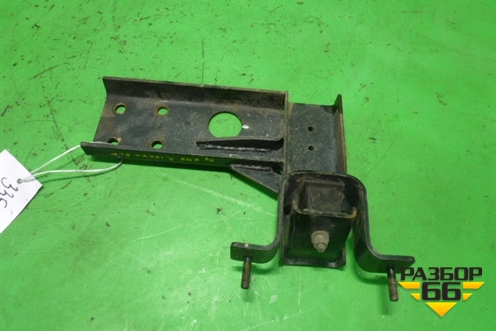 Кронштейн КПП (правый в сборе с опорой 4HK1) для Isuzu ELF (N-series) с 2006-2014г (Эльф)