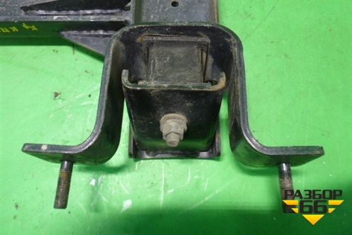 Кронштейн КПП (правый в сборе с опорой 4HK1) для Isuzu ELF (N-series) с 2006-2014г (Эльф)