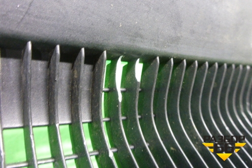 Решетка стеклоочистителей (7233154G11) для Suzuki Liana с 2001г (Лиана)