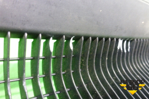 Решетка стеклоочистителей (7233154G11) для Suzuki Liana с 2001г (Лиана)