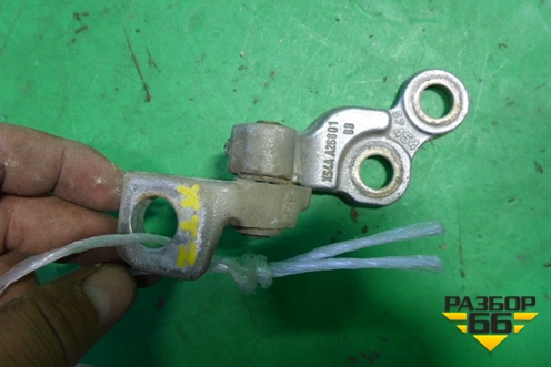 Петля двери задней левой верхняя (XS4AA26801BB) для Ford Focus 1 с 1998-2004г (Фокус)