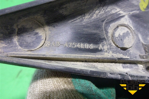 Накладка двери задней правой (уголок) (98ABA254K06A) для Ford Focus 1 с 1998-2004г (Фокус)