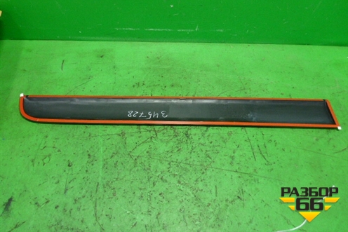 Накладка двери передней левой (новая) (10138750) для Suzuki SX4 с 2006-2013г (СХ4)