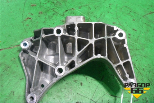 Кронштейн генератора (2.0л B4204T11) (31430702) для Volvo XC60 с 2008-2017г (ХС60)