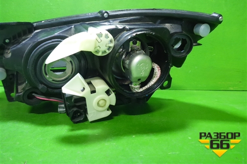 Фара правая (новая ксенон с блоком и лампой) для Mazda RX-8 с 2003-2012г (РХ8)