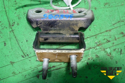 Петля двери багажника (6881048010) для Lexus RX 300 c 2009-2015г (РХ)