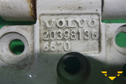Петля двери правой верхняя  (20398136) для Volvo TRUCK FM с 2001-2013г (ФМ)