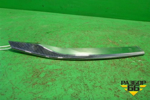 Накладка на решетку радиатора (верхняя правая хром) (71123T1VE010M1) для Honda CR-V с 2017г (ЦРВ СРВ)
