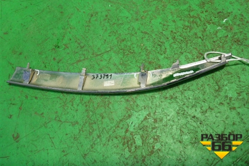 Накладка на решетку радиатора (верхняя правая хром) (71123T1VE010M1) для Honda CR-V с 2017г (ЦРВ СРВ)