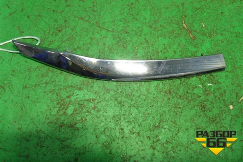 Накладка на решетку радиатора (верхняя правая хром) (71123T1VE010M1) для Honda CR-V с 2017г (ЦРВ СРВ)