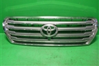 Решетка радиатора (после 2012г до 2015г под камеру) (5311460110) для Toyota Land Cruiser (200) с 2008г (Ленд Крузер)