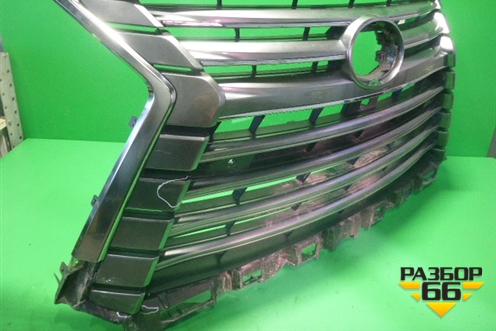 Решетка радиатора (под камеру и парктроник) (5311260230) для Lexus LX-570 с 2015г (ЛХ)