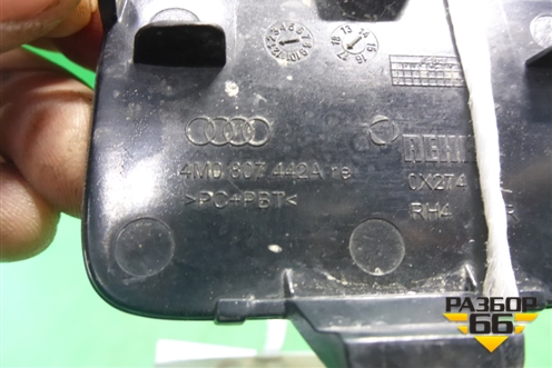 Заглушка в задний бампер (правая) (4M0807442A) для Audi Q7 c 2015г