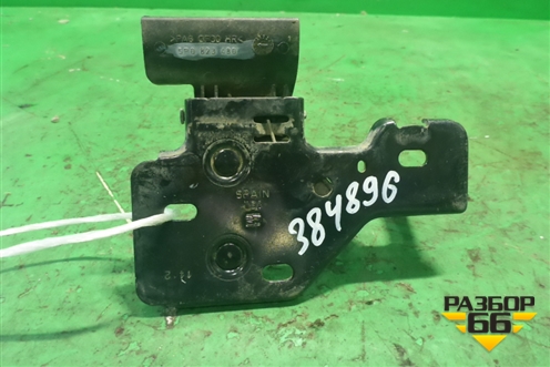 Крюк замка капота (5P0823480) для Seat Toledo с 2004-2009г (Толедо)