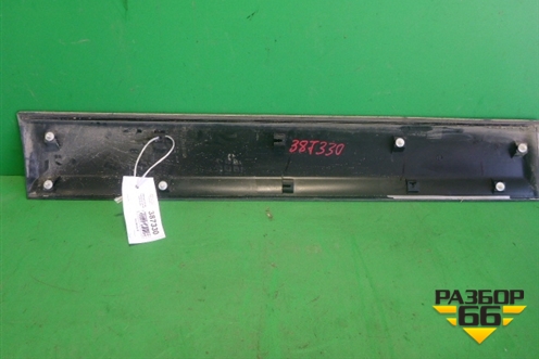 Накладка двери передней правой (80870JD0) для Nissan Qashqai (J10E) с 2006-2013г (Кашкай)