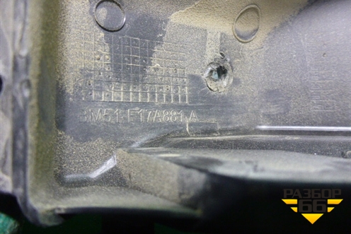 Кронштейн заднего бампера правый (под фонарь седан) (BM51F17A881A) для Ford Focus 3 с 2011г (Фокус)